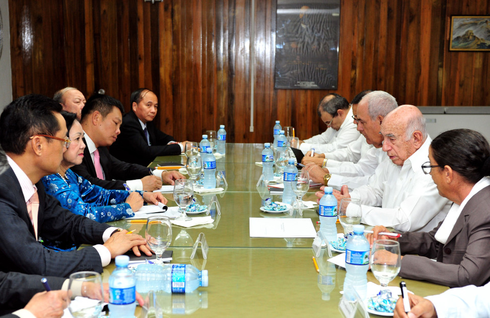 Bí thư thứ hai Đảng Cộng sản Cuba José Ramón Machado Ventura hội đàm với Đoàn đại biểu Đảng Cộng sản Việt Nam. (Ảnh: Lê Hà/TTXVN)