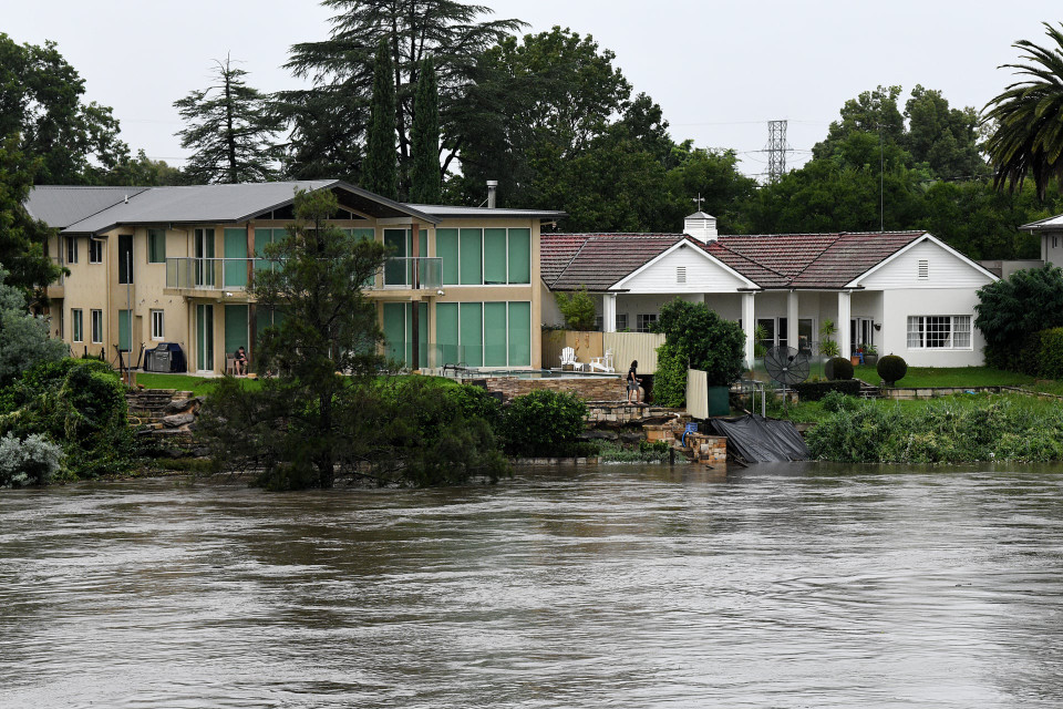 Mực nước sông Nepean ở Penrith dâng cao. (Ảnh: AAP)