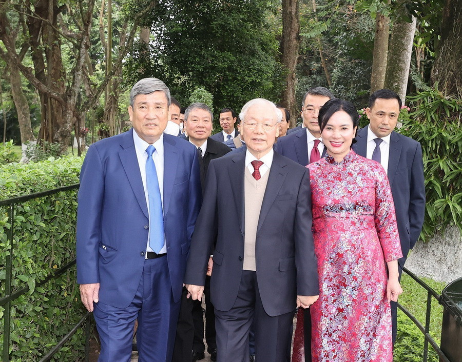 Tổng Bí thư Nguyễn Phú Trọng thăm Khu Di tích Chủ tịch Hồ Chí Minh tại Phủ Chủ tịch. (Ảnh: Trí Dũng/TTXVN)