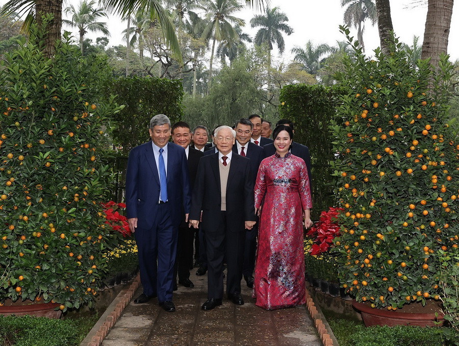 Tổng Bí thư Nguyễn Phú Trọng thăm Khu Di tích Chủ tịch Hồ Chí Minh tại Phủ Chủ tịch. (Ảnh: Trí Dũng/TTXVN)