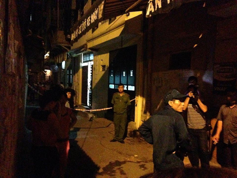 Hiện trường vụ nổ tại ngách 64, ngõ Thông Phong. (Ảnh: PV/Vietnam+)