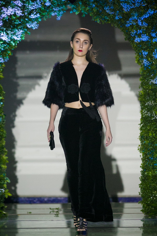 Táo bạo với nhung 