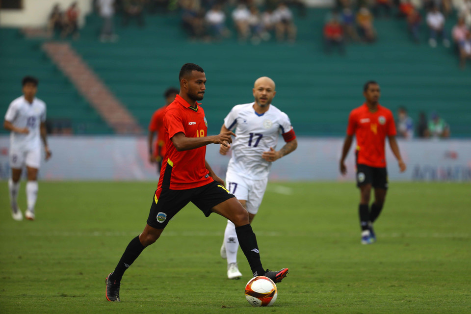 Pha đi bóng của Junior Da Costa (18, U23 Timor Leste). (Ảnh: Huy Hùng/TTXVN)