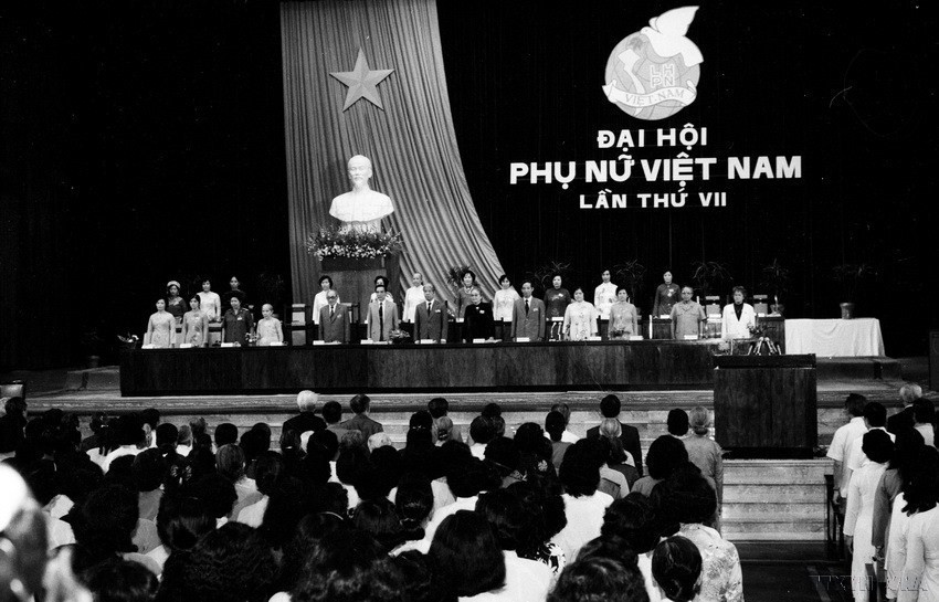 Đoàn chủ tịch đại hội tại Đại hội đại biểu Phụ nữ toàn quốc lần thứ VII, diễn ra tại Hà Nội từ ngày 19-20/5/1992. (Ảnh: TTXVN)