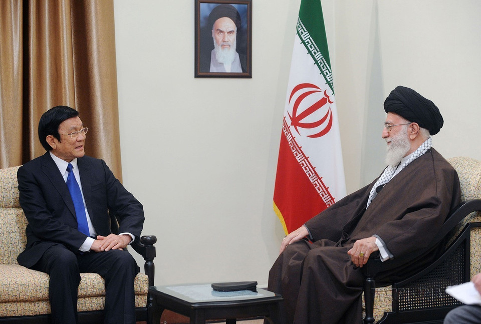 Trong chương trình thăm cấp Nhà nước tới Cộng hòa Hồi giáo Iran, chiều 15/3/2016, tại Thủ đô Tehran, Chủ tịch nước Trương Tấn Sang gặp lãnh tụ tối cao Iran Ayatollah Ali Khamenei. (Ảnh: Nguyễn Khang/TTXVN)