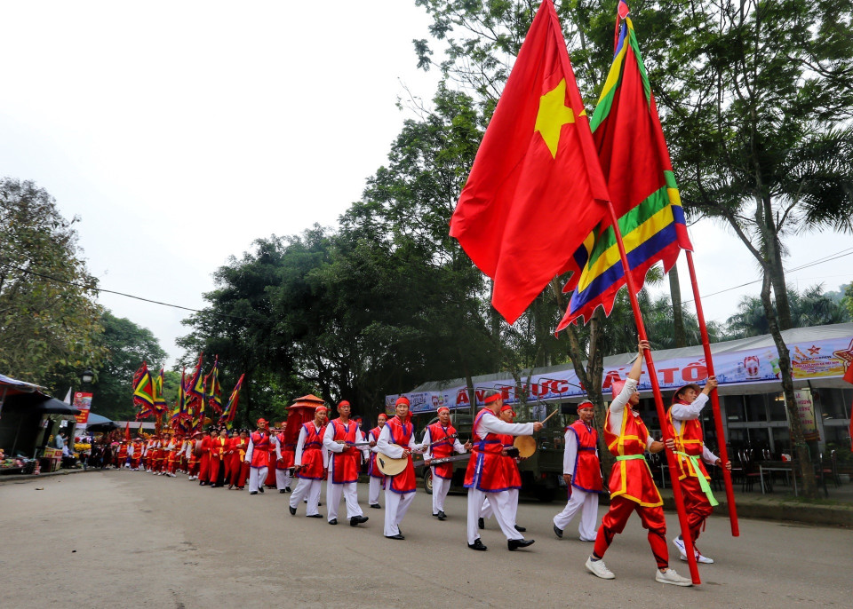 Đoàn rước kiệu của xã Hy Cương. (Ảnh: Tuấn Đức/TTXVN)