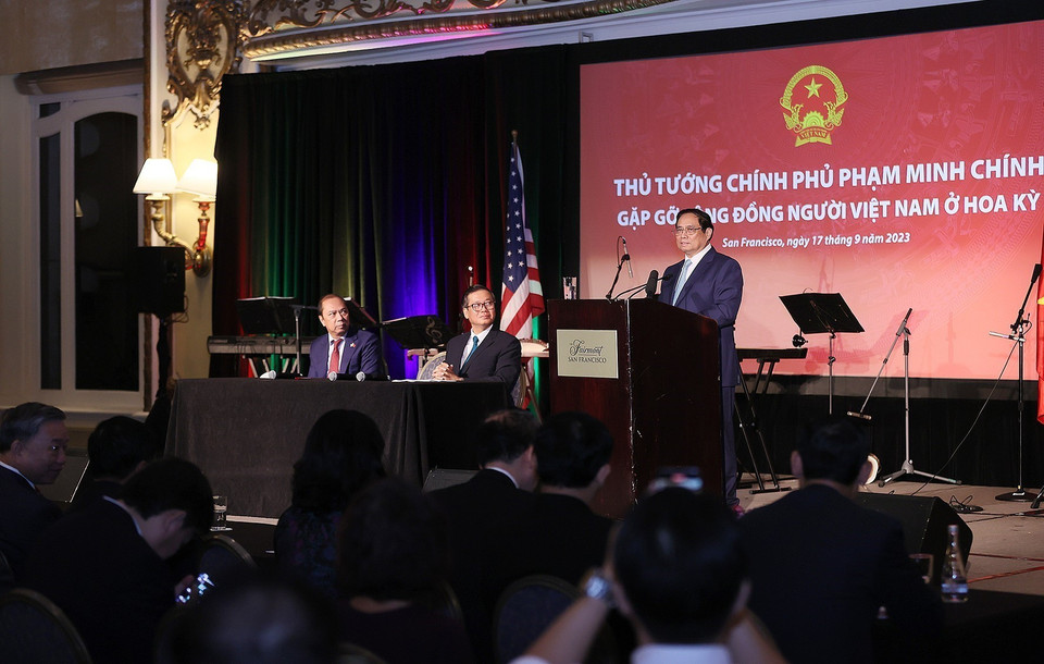 Thủ tướng Phạm Minh Chính thăm hỏi Cộng đồng Người Việt Nam tại Hoa Kỳ. (Ảnh: Dương Giang/TTXVN)