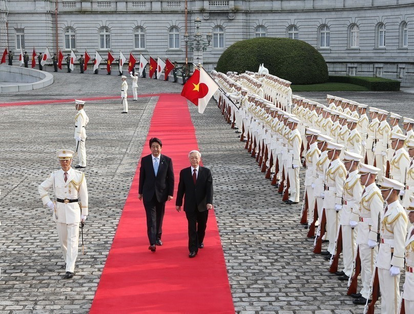 Thủ tướng Shinzo Abe chủ trì Lễ đón Tổng Bí thư Nguyễn Phú Trọng thăm chính thức Nhật Bản từ ngày 15-18/9/2015. (Ảnh: Trí Dũng/TTXVN)