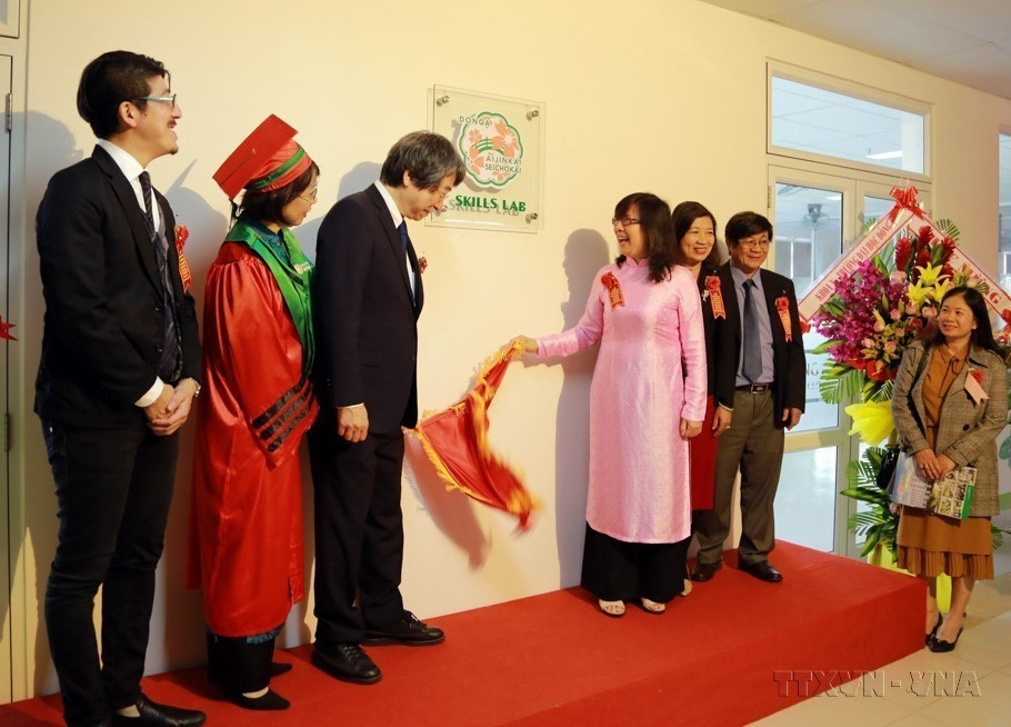 Trường Đại học Đông Á (Đà Nẵng) và Tập đoàn Y tế Xã hội Aijinkai và Seichokai (Nhật Bản) tổ chức khánh thành đưa vào sử dụng Phòng Thực hành Điều dưỡng (Skills lab) hiện đại theo tiêu chuẩn Nhật Bản (5/1/2020). (Ảnh: Trần Lê Lâm/TTXVN)