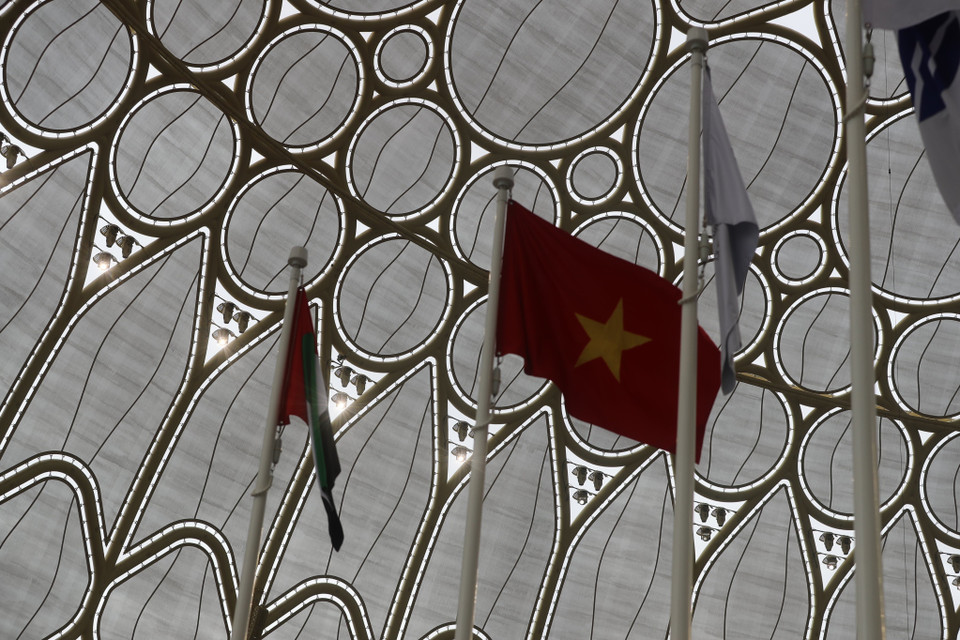 Lá cờ Việt Nam tại EXPO 2020 Dubai. (Ảnh: TTXVN phát)