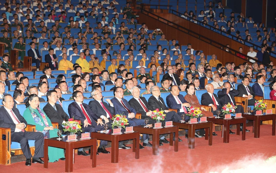 Lãnh đạo, nguyên lãnh đạo Đảng, Nhà nước và các đại biểu dự buổi lễ. (Ảnh: Phương Hoa/TTXVN)