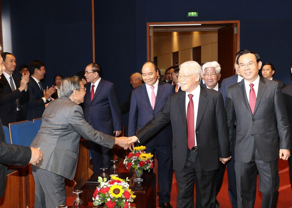 Tổng Bí thư, Chủ tịch nước Nguyễn Phú Trọng, Thủ tướng Nguyễn Xuân Phúc và các đồng chí lãnh đạo, nguyên lãnh đạo Đảng, Nhà nước dự Lễ kỷ niệm. (Ảnh: Trí Dũng/TTXVN)