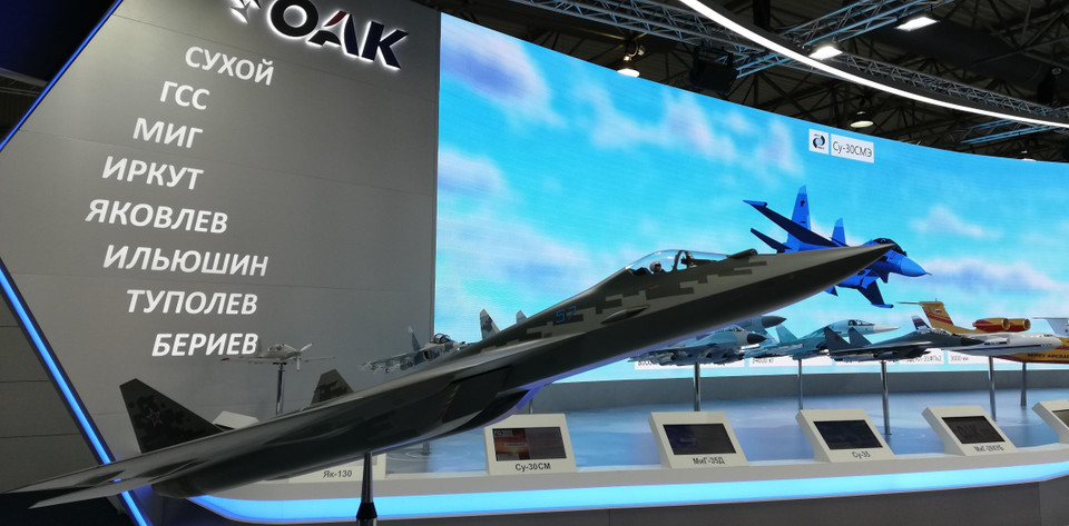 Các loại máy bay chiến đấu của Sukhoi và MiG. (Ảnh: Duy Trinh/TTXVN)