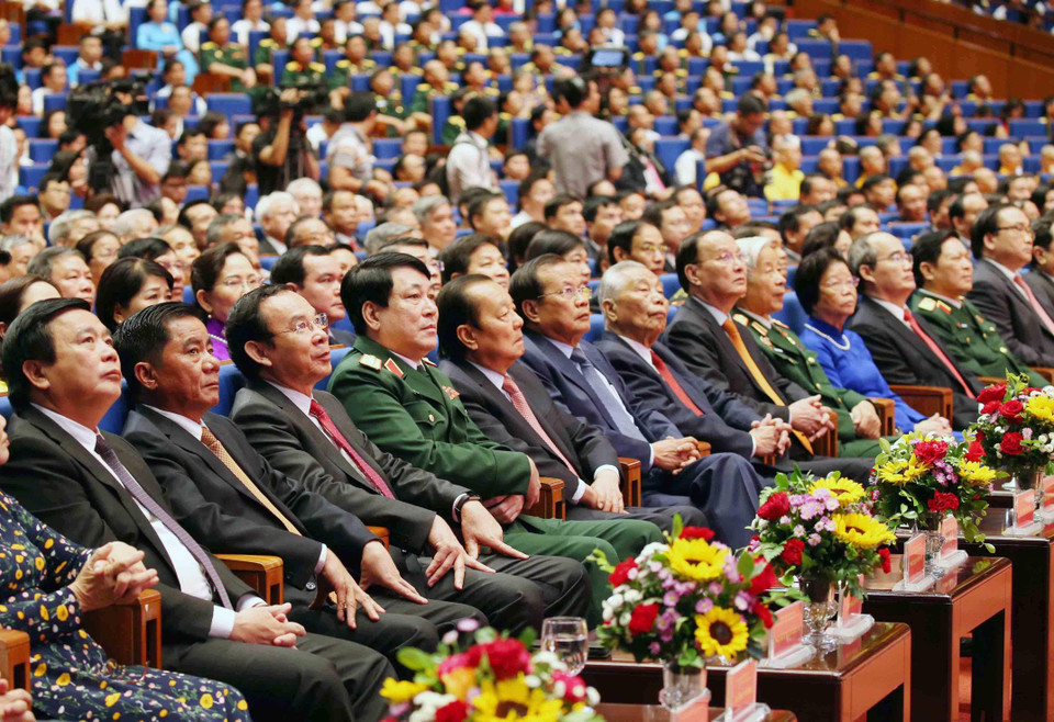 Lãnh đạo, nguyên lãnh đạo Đảng, Nhà nước và các đại biểu dự buổi lễ.(Ảnh: Phương Hoa/TTXVN)