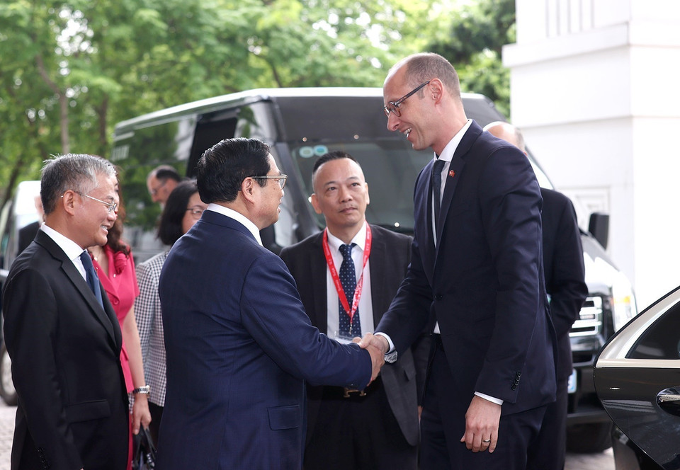 Chiều 30/6/2023, tại Hà Nội, Thủ tướng Phạm Minh Chính tiếp Chủ tịch Hội đồng Quốc gia Liên bang Thụy Sĩ (Chủ tịch Hạ viện) Martin Candinas đang thăm chính thức Việt Nam. (Ảnh: Dương Giang/TTXVN)