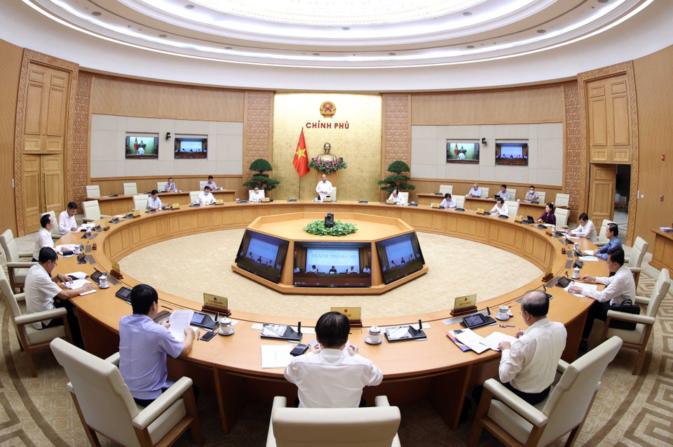 GDP tăng trưởng trong bối cảnh kinh tế toàn cầu suy thoái nghiêm trọng. Trong ảnh: Thủ tướng Chính phủ Nguyễn Xuân Phúc chủ trì Hội nghị trực tuyến toàn quốc về giải ngân vốn đầu tư công. (Ảnh: TTXVN)