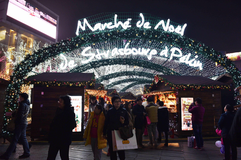 Chợ Giáng sinh mang phong cách châu Âu lần đầu tiên được tổ chức ở Bắc Kinh. (Ảnh: Tường Thu/Vietnam+) 