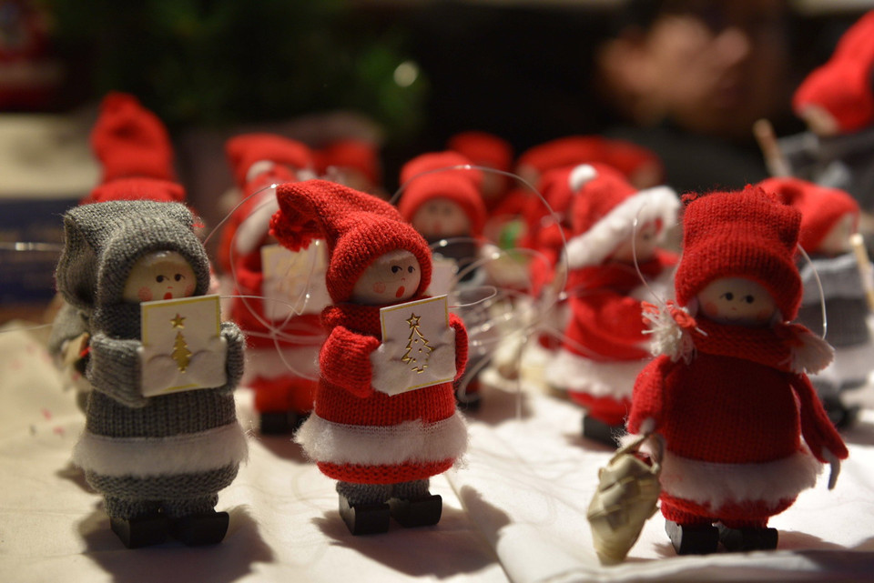 Búp bê len được bày bán trong chợ Giáng sinh Strasbourg- Bắc Kinh. (Ảnh: Tường Thu/Vietnam+)