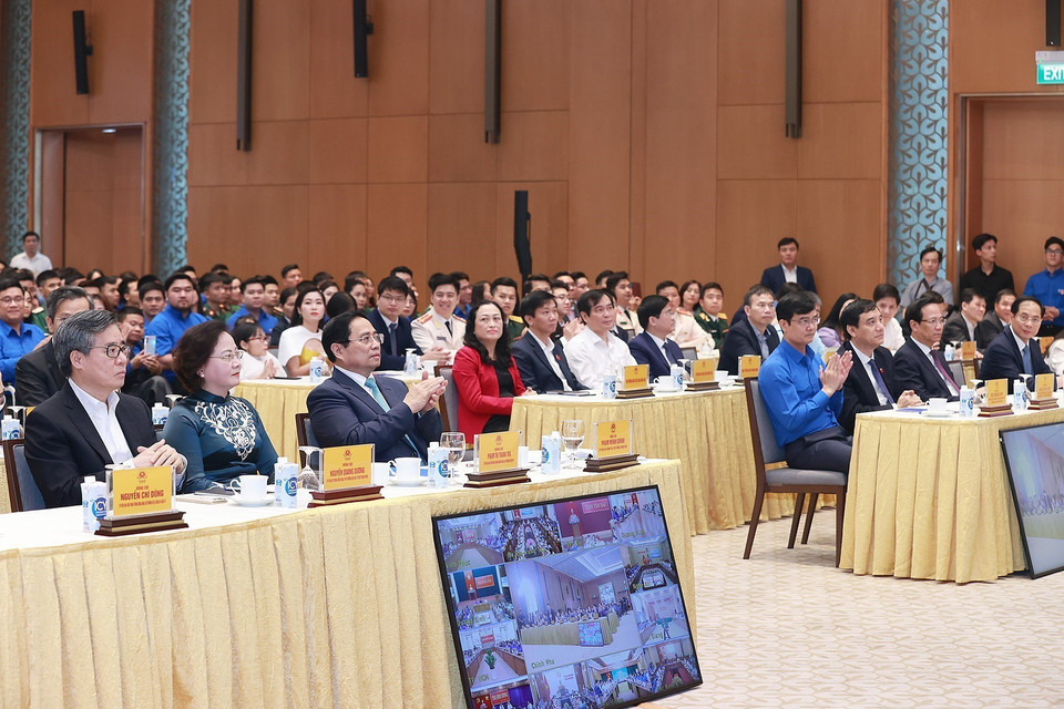 Thủ tướng Phạm Minh Chính và các đại biểu dự Hội nghị đối thoại với thanh niên năm 2023. (Ảnh: Dương Giang/TTXVN)