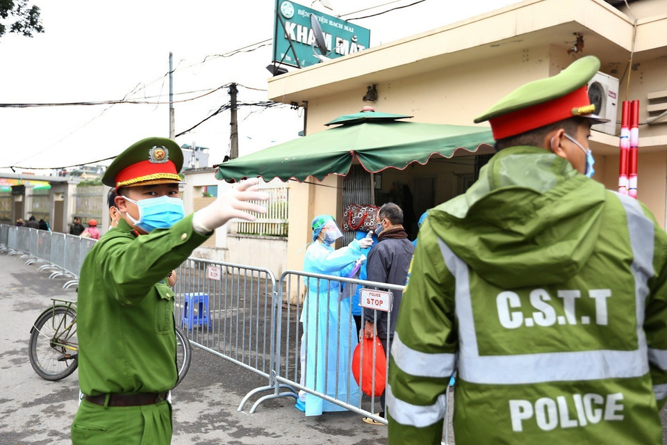 Hiện bệnh viện Bạch Mai được cách ly toàn bộ để phục vụ công tác khoanh vùng dập dịch COVID-19. (Ảnh: Minh Quyết/TTXVN)