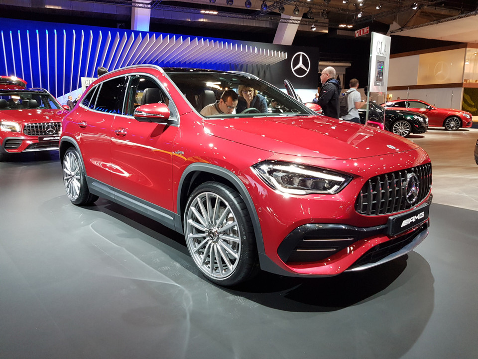 Mẫu compact crossover GLA mới của Mercedes là sự kết hợp của A-Class và GLC. (Ảnh: Fleet Europe)