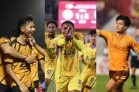 Đông Á Thanh Hóa, Sông Lam Nghệ An và Hoàng Anh Gia Lai (từ trái sang) đều giành chiến thắng ở vòng 13 V-League 2025/26.
