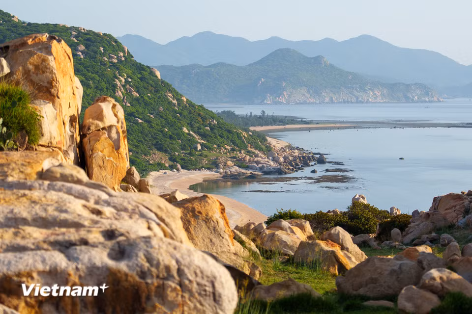 Vẻ đẹp nguyên sơ và tĩnh lặng của Công viên đá Ninh Thuận đang trở thành điểm đến lý tưởng để du khách tránh xa đô thị ồn ào, đắm mình vào cảnh sắc miền Trung. (Ảnh: Thanh Phong/Vietnam+) ​ ​ ​ ​ ​ ​ ​ ​ ​ ​ ​ ​ ​ ​ ​ ​ ​ ​ ​ ​ ​ ​ ​ ​ ​ ​ ​ ​ ​ ​ ​ ​ ​ ​ ​ ​ ​ ​ ​ ​ ​ ​ ​ ​ ​ ​ ​ ​ ​ ​ ​ ​ ​