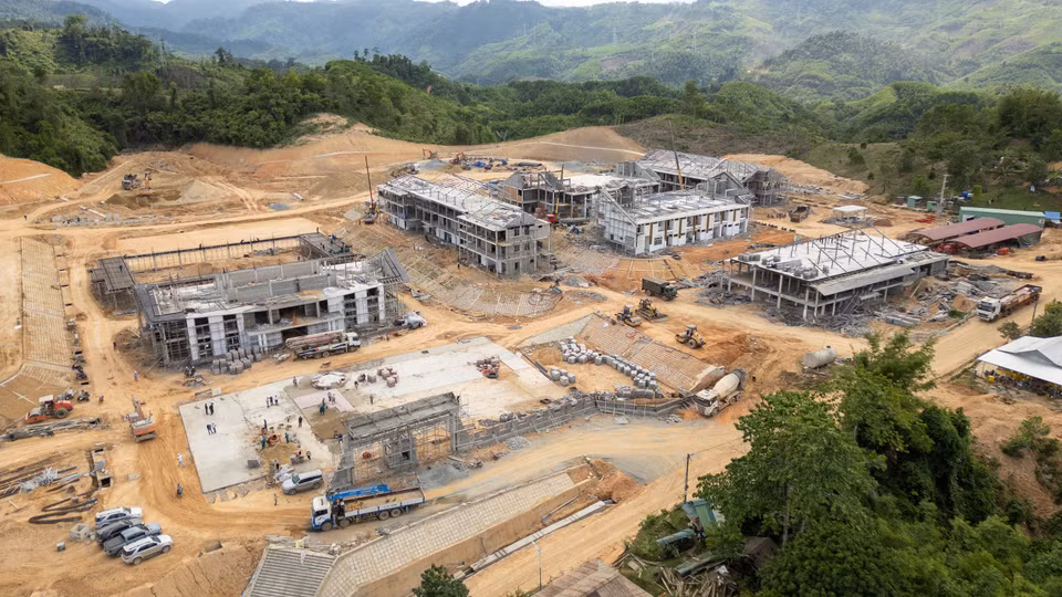 Toàn cảnh công trường dự án trường nội trú La Dêê. (Ảnh: Thanh Phong/Vietnam+)