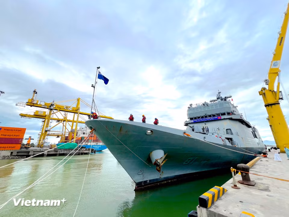 Tàu huấn luyện Hansando có lượng giãn nước 4.500 tấn, dài 142m, cao 18m. (Ảnh: Thanh Phong/Vietnam+)