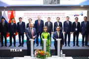 Thủ tướng Lê Minh Hưng chứng kiến Lễ công bố mở 3 đường bay mới kết nối Việt Nam và Liên bang Nga của Hãng hàng không Vietjet, gồm: Đà Nẵng-Moskva, Nha Trang-Kazan và Nha Trang-Novosibirsk. (Ảnh: Dương Giang/TTXVN)
