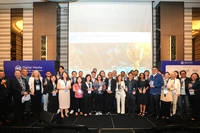 Đại diện các cơ quan báo chí-truyền thông đoạt giải tại Lễ trao Giải thưởng Truyền thông Kỹ thuật số châu Á năm 2025. (Ảnh: PV/Vietnam+)