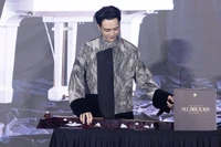 Sau nhiều chặng đường khó khăn và chuyển mình, cái tên SOOBIN trở thành thương hiệu vững chắc trên thị trường âm nhạc Việt Nam, là hình tượng hướng đến của thế hệ nghệ sỹ mới. (Ảnh: PV/Vietnam+)