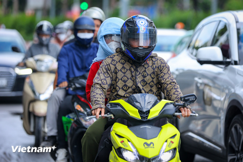 Nắng nóng bao trùm nhiều khu vực trên cả nước. (Ảnh: Vietnam+)