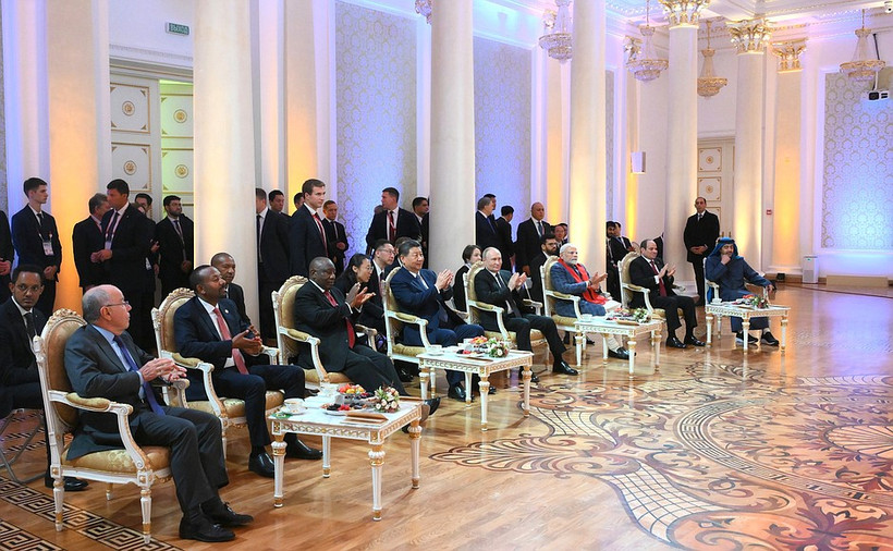 Các nguyên thủ quốc gia nhóm BRICS tham dự buổi dạ tiệc tối 22/10 tại Kazan (Nga) (Nguồn: TASS)