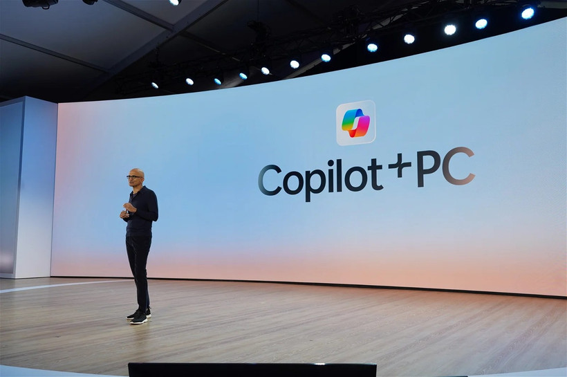 CEO Nadella của Microsoft giới thiệu dòng máy tính tích hợp Copilot+.