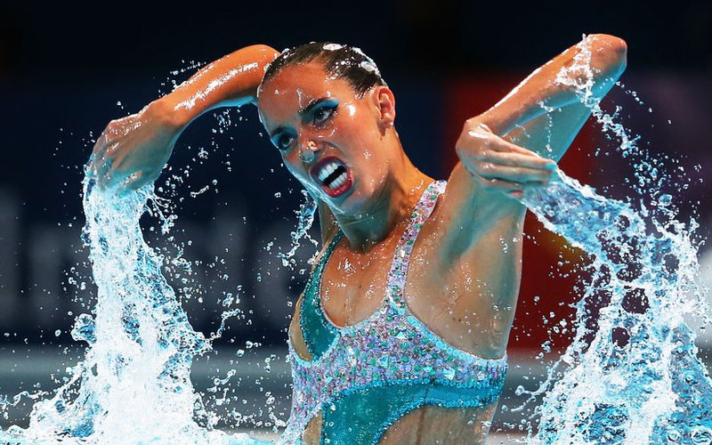 Carbonell Ballestero (Tây Ban Nha) biểu diễn ở giải vô địch bơi nghệ thuật thế giới tại Palau Sant Jordi, Barcelona. (Nguồn: Getty Images)