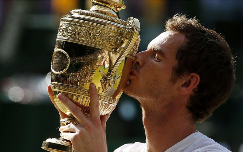 Andy Murray hạ N. Djokovic để giành chức vô địch Wimbledon, giúp Anh xóa lời nguyền 77 năm kể từ chức vô địch của Fred Perry. (Nguồn: Getty Images)