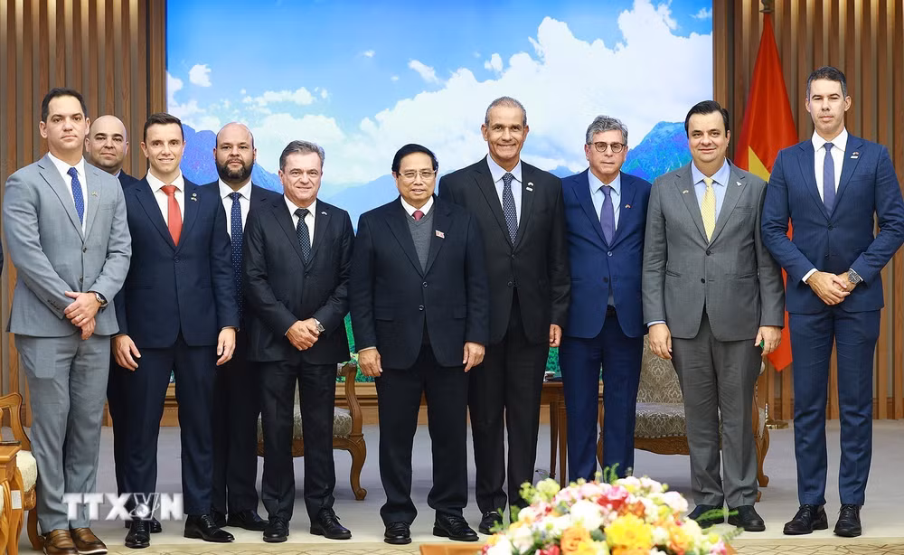 ttxvn-thu-tuong-pham-minh-chinh-renato-costa-2.jpg