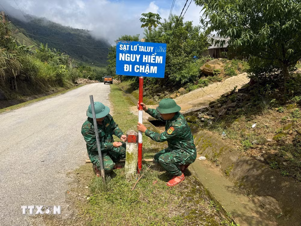 ttxvn-nghe-an-mua-lon-gay-sat-lo-nghiem-trong-tren-quoc-lo-16-8074425-2.jpg