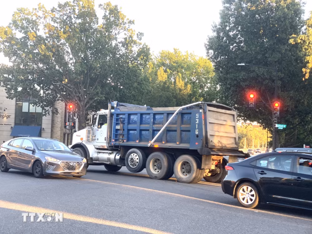 ttxvn-xe-tai-washington-duong-pho-my-1.jpg