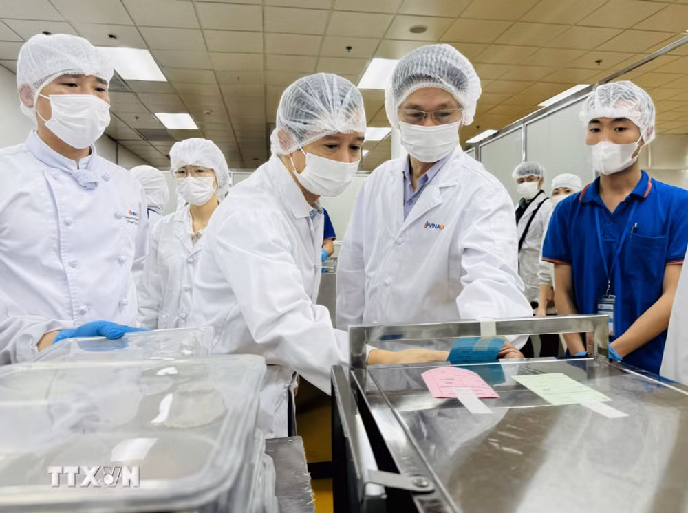 ttxvn-ttxvnl-ha-noi-kiem-tra-dot-xuat-viec-thi-diem-to-chuc-bua-an-ban-tru-8357740-2.jpg