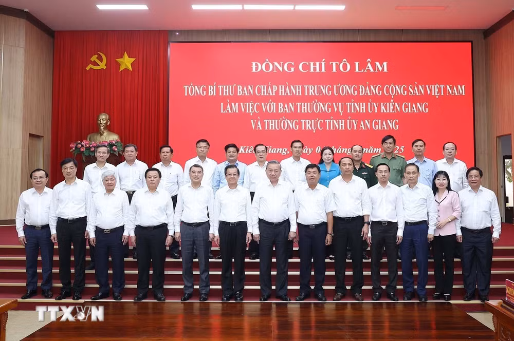 ttxvn-tong-bi-thu-to-lam-lam-viec-voi-ban-thuong-vu-tinh-uy-kien-giang-va-thuong-truc-tinh-uy-an-giang-8072272-9.jpg