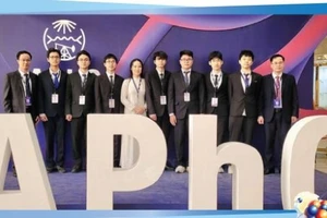 Cả 8 học sinh Việt Nam đều đoạt huy chương tại Olympic Vật lý châu Á 2025