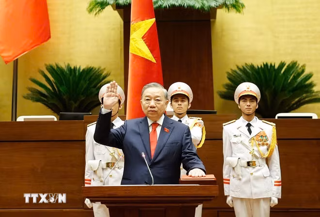 Chủ tịch nước Cộng hòa xã hội chủ nghĩa Việt Nam Tô Lâm tuyên thệ nhậm chức. (Ảnh: Lâm Khánh/TTXVN) ttxvn-0704-tong-bi-thu-chu-tich-nuoc-to-lam-3.jpg