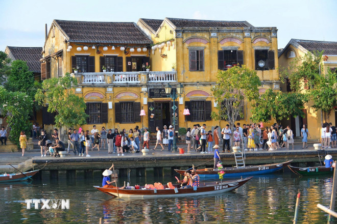 ttxvn-2703-du-lich-da-nang-pho-co-hoi-an-1.jpg