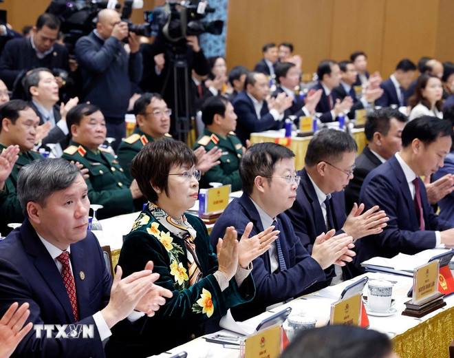 Thủ tướng: Để tăng trưởng 2 con số cần chuyển đổi cơ cấu kinh tế, xác lập mô hình tăng trưởng mới ảnh 1