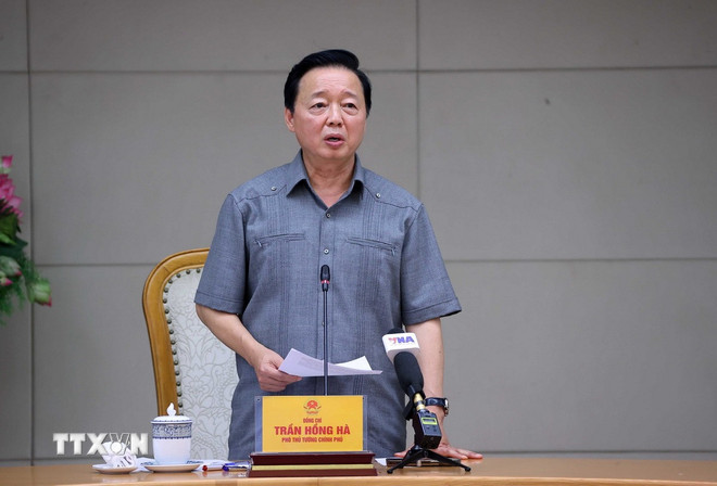 Phó Thủ tướng Trần Hồng Hà phát biểu kết luận cuộc họp. (Ảnh: Văn Điệp/TTXVN) ttxvn-2210-pho-thu-tuong-tran-hong-ha-2.jpg