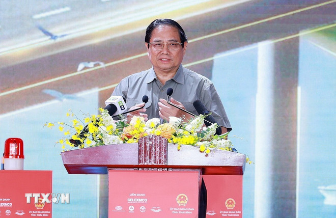 Thủ tướng: Kết nối giao thông, xây dựng khu công nghiệp để Thái Bình giàu lên Thủ tướng Phạm Minh Chính phát biểu tại Lễ khởi công dự án cao tốc Ninh Bình-Hải Phòng, đoạn qua 2 tỉnh Nam Định và Thái Bình. (Ảnh: Dương Giang/TTXVN)