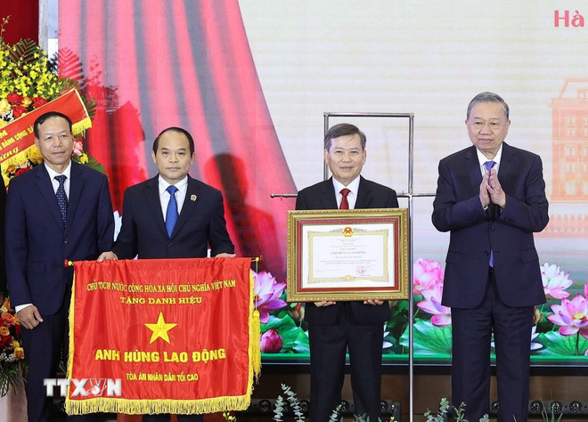 ttxvn-1309-tong-bi-thu-toa-an-nhan-dan-8.jpg