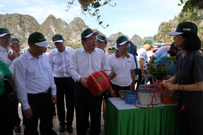 0106-ngay-moi-truong-quang-ninh-3.jpg 0106-ngay-moi-truong-quang-ninh-3.jpg
